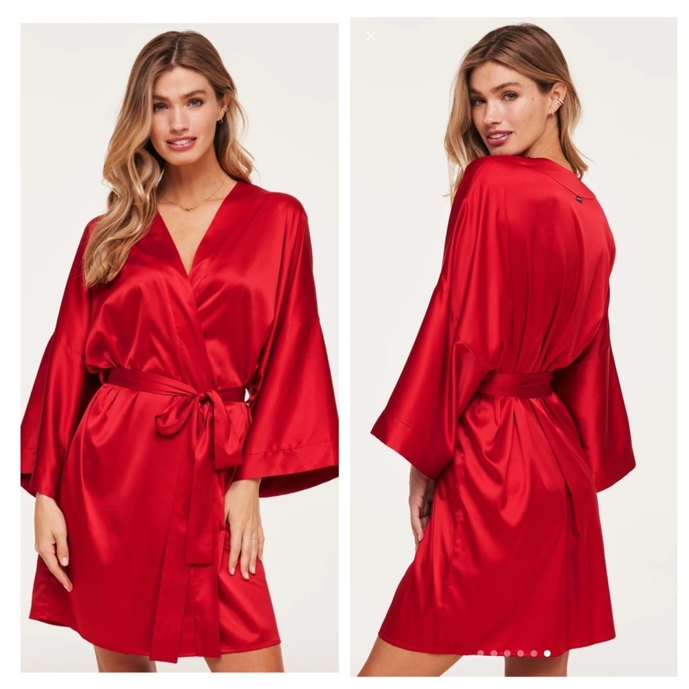New! Adore Me Izabella red satin Robe nwot 54078